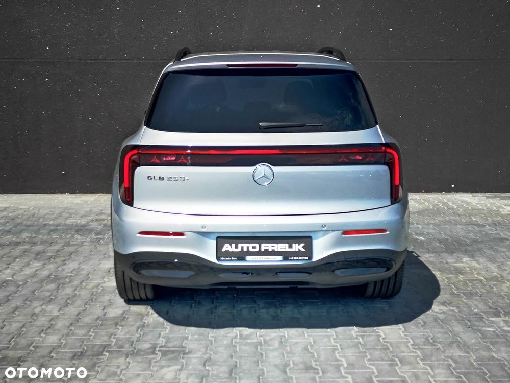 Mercedes-Benz GLB 250+ EQ 85kWh - 10