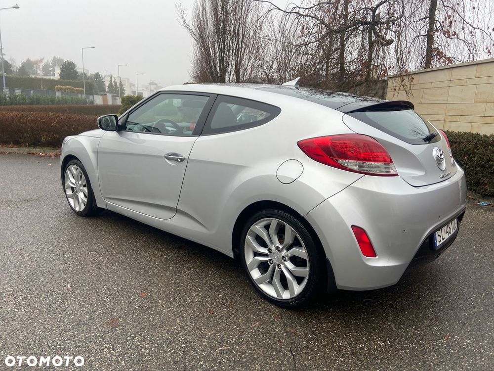Hyundai Veloster 1.6 GDI Premium - 4