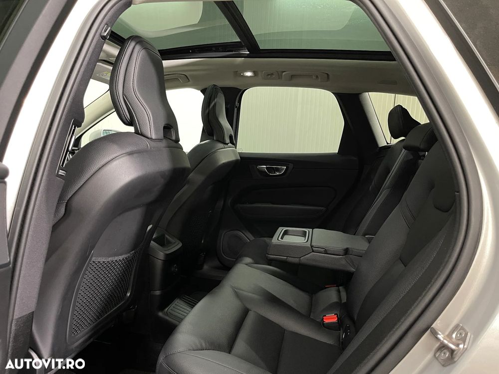 Volvo XC 60 T6 AWD Recharge Geartronic Inscription - 12