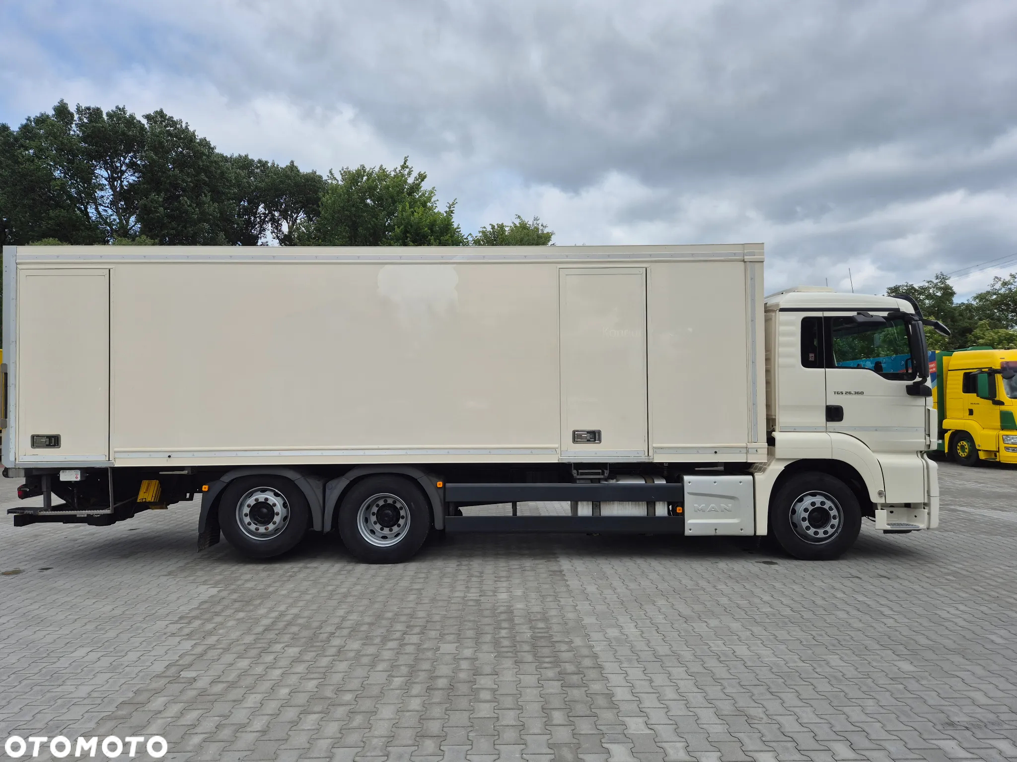 MAN MAN TGS 26.360 6X2 chłodnia 8m + Carrier Supra 1250 - 5
