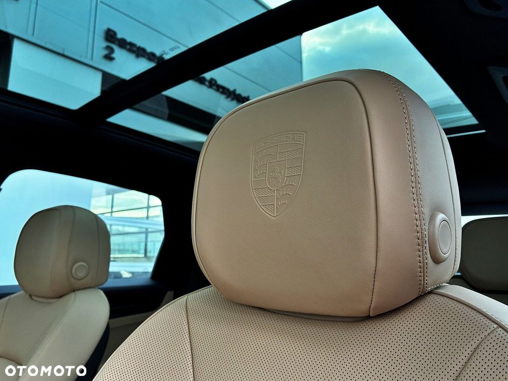 Porsche Cayenne - 32