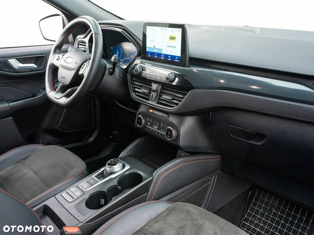 Ford Kuga - 32