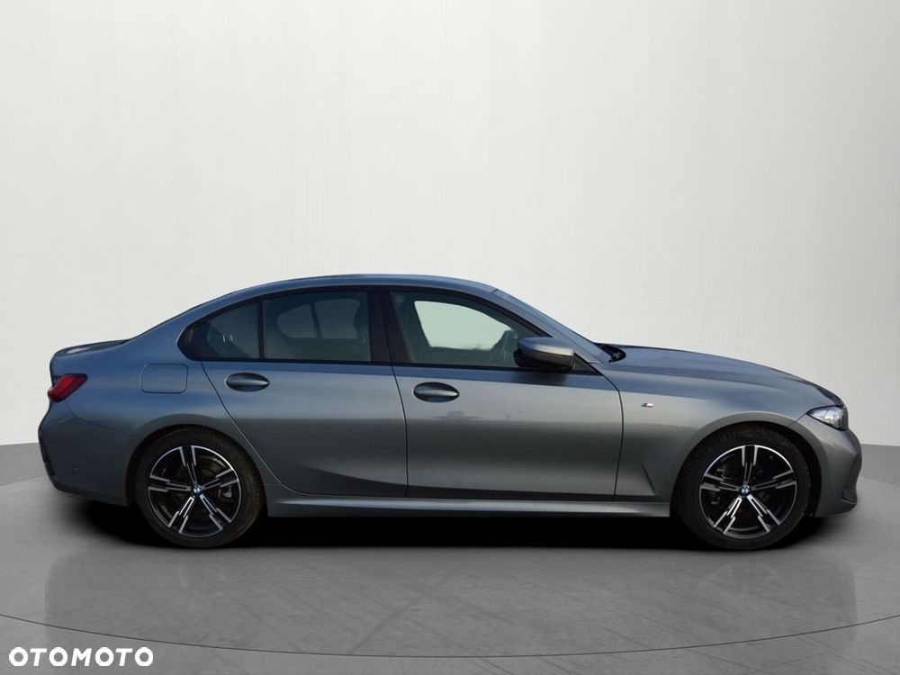 BMW Seria 3 318i M Sport - 10