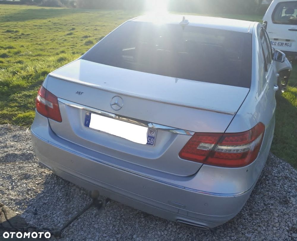 Mercedes-Benz Klasa E 350 CDI DPF BlueEFFICIENCY 7G-TRONIC Avantgarde - 8