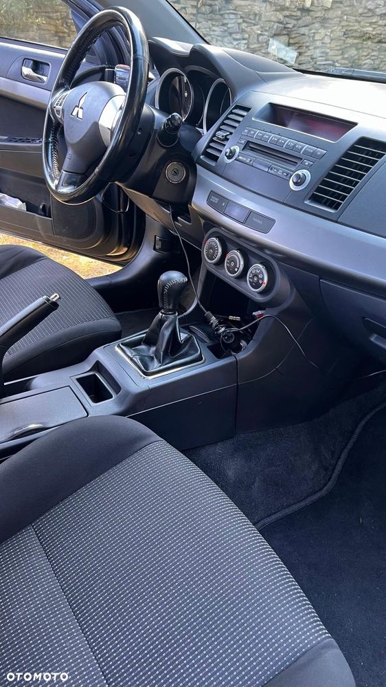 Mitsubishi Lancer 1.5 Invite - 12