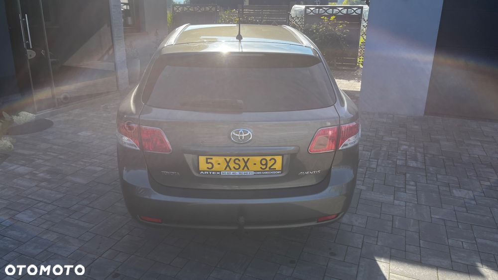 Toyota Avensis 1.8 Business Edition - 6