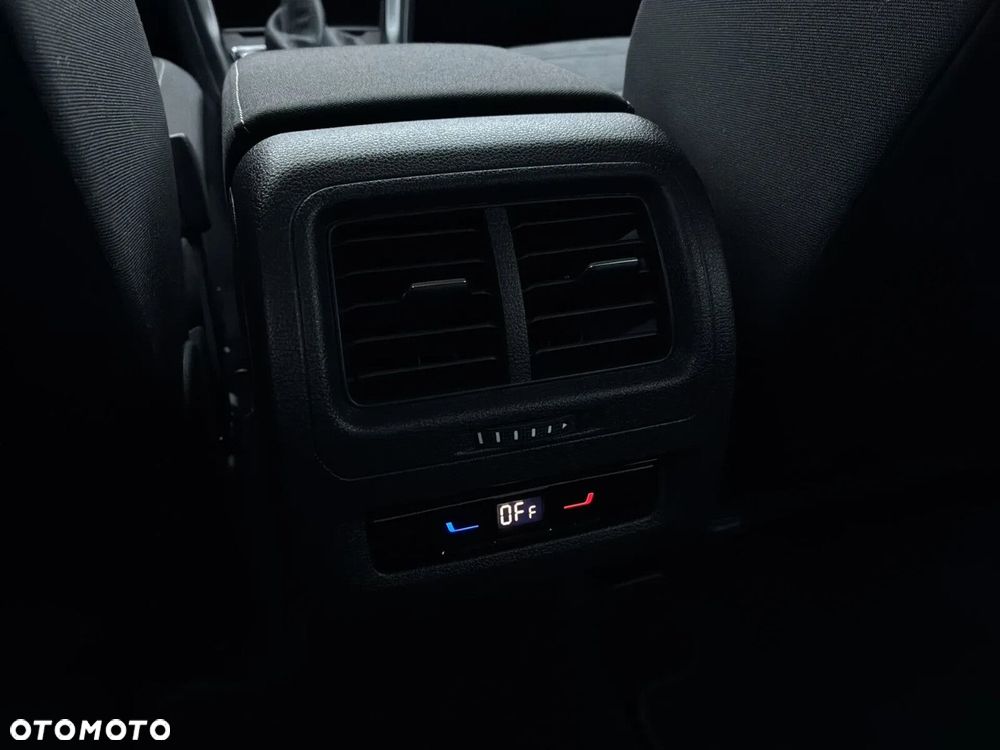 Volkswagen Touran - 24