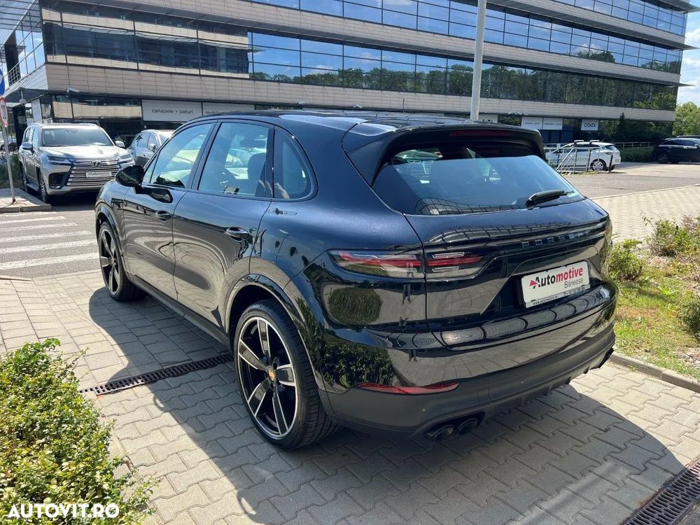 Porsche Cayenne - 5