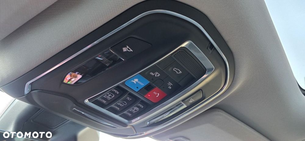 Jeep Grand Cherokee - 27