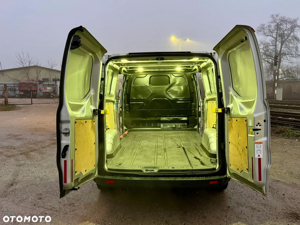 Ford TRANSIT CUSTOM - 12