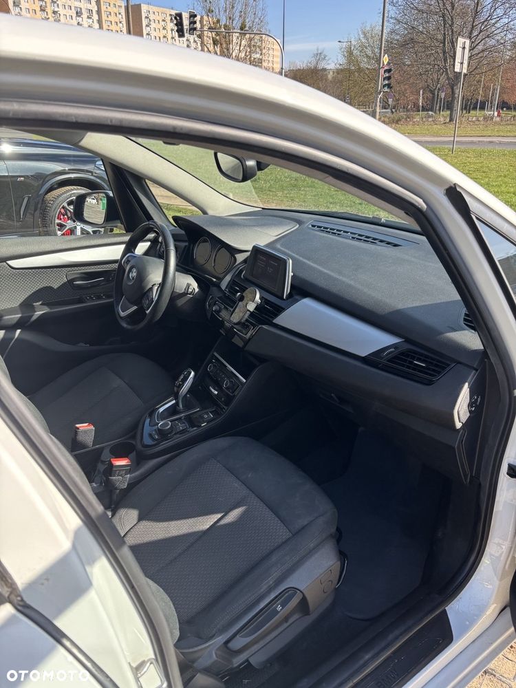 BMW Seria 2 216d - 10
