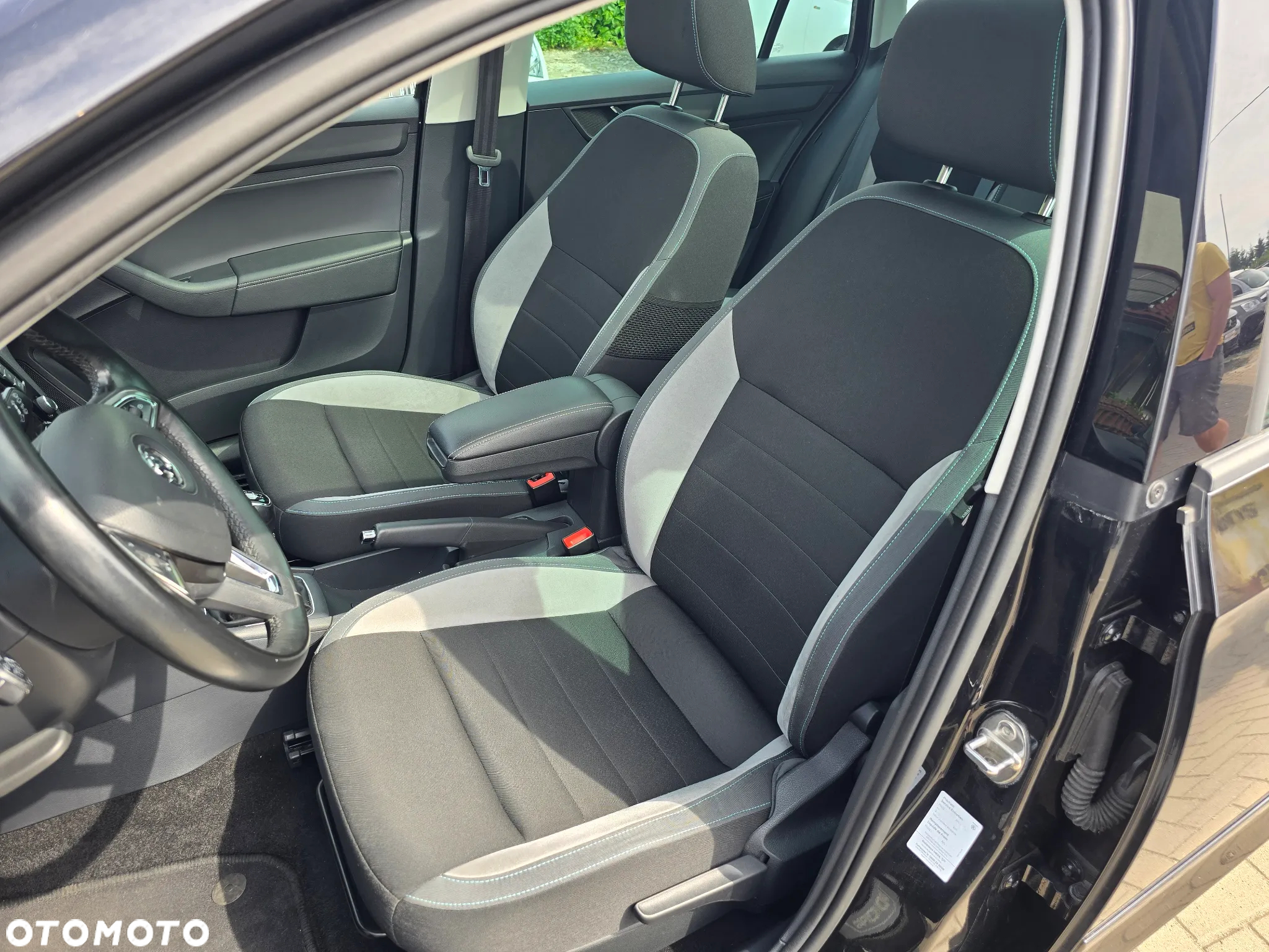 Skoda RAPID - 12