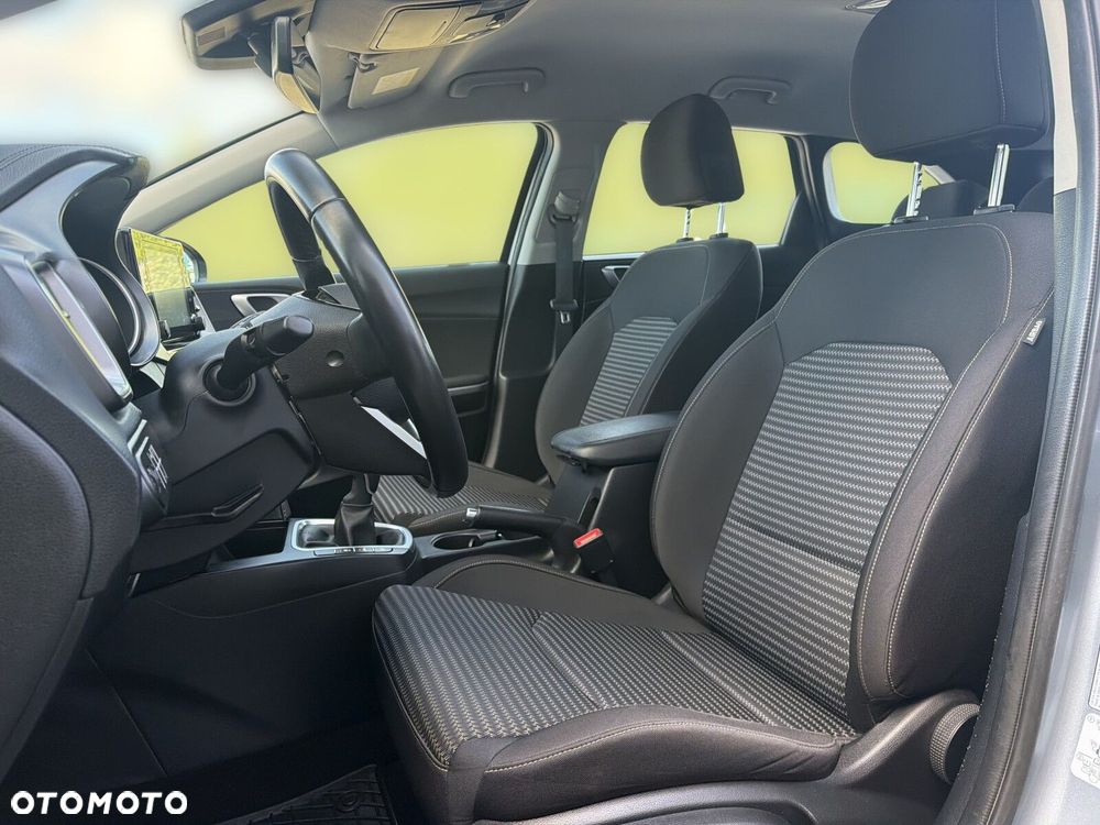 Kia Ceed - 23