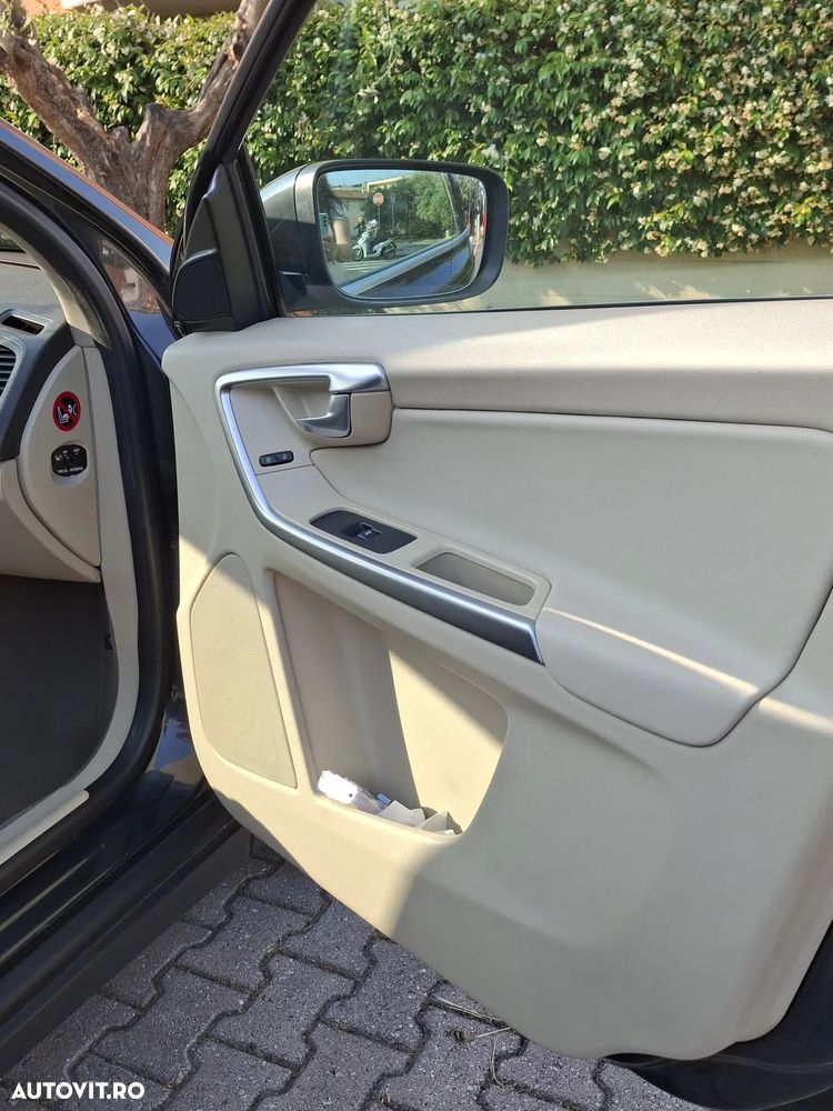 Volvo XC 60 D3 AWD Momentum - 1