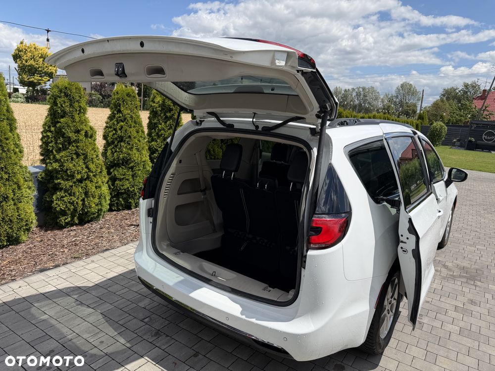 Chrysler Pacifica - 6