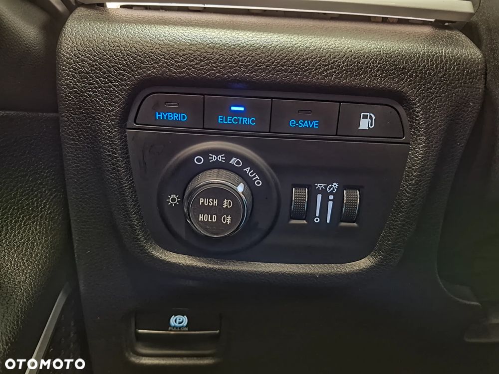 Jeep Grand Cherokee - 16