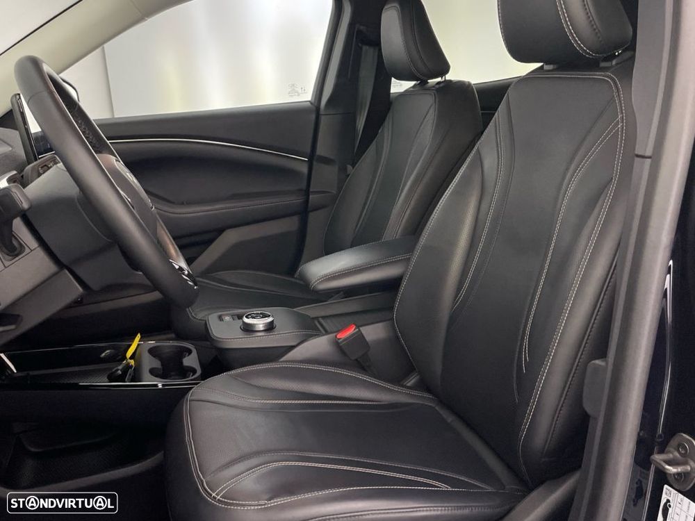 Ford Mustang Mach-E 75.7 kWh Base - 18