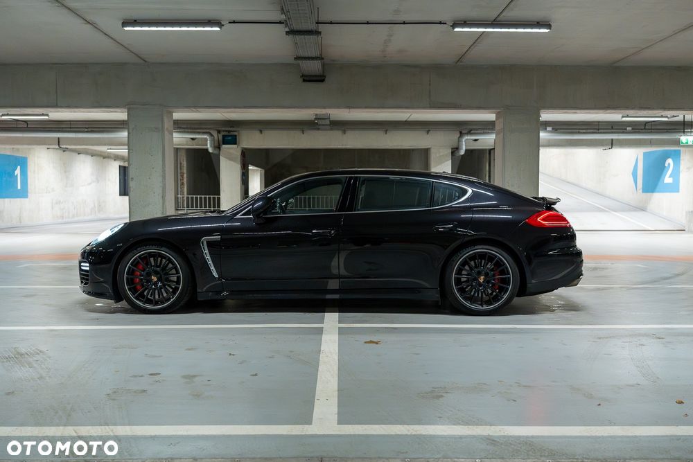 Porsche Panamera Turbo Executive - 15