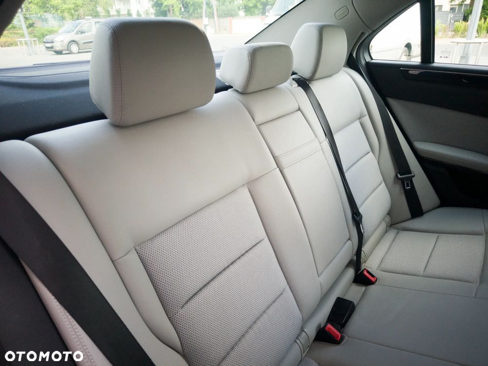 Mercedes-Benz Klasa E 220 BlueTEC 9G-TRONIC Avantgarde - 36