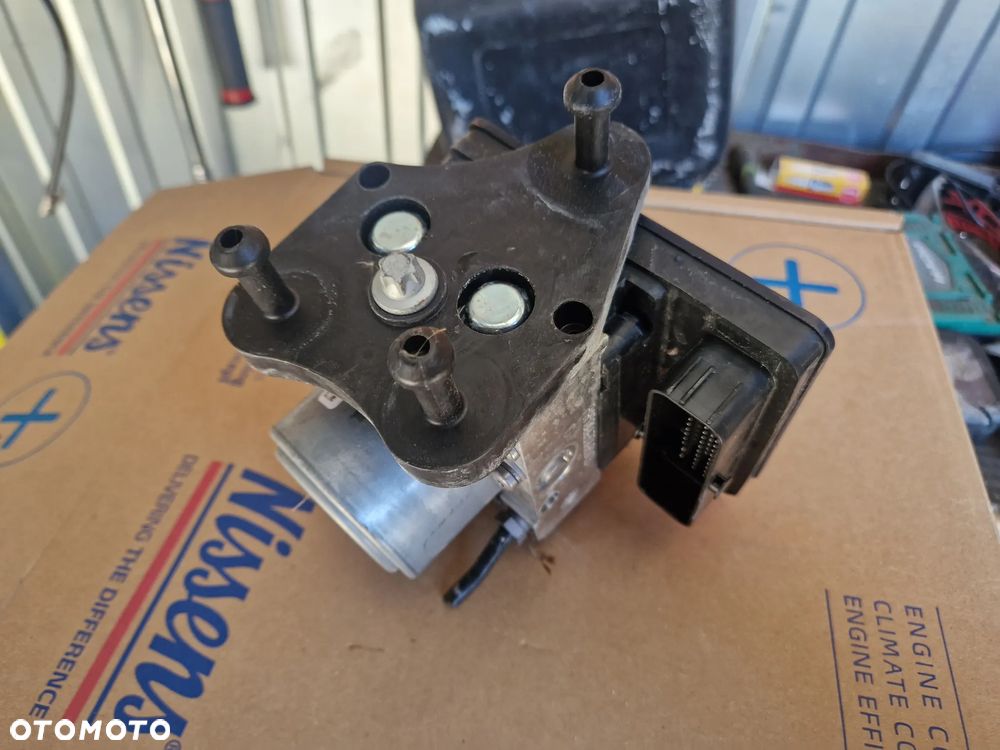 Mercedes W205lift pompa ABS A2059005744 - 4