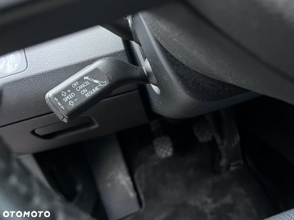 Volkswagen Passat - 27