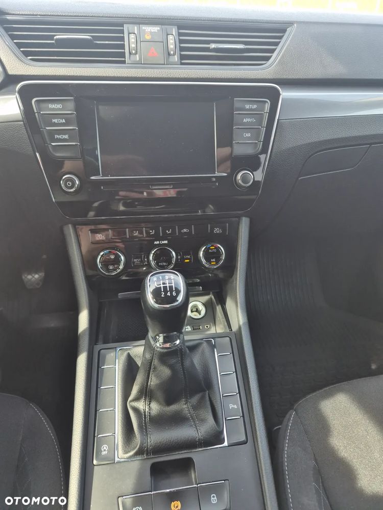 Skoda Superb 2.0 TDI Active - 15