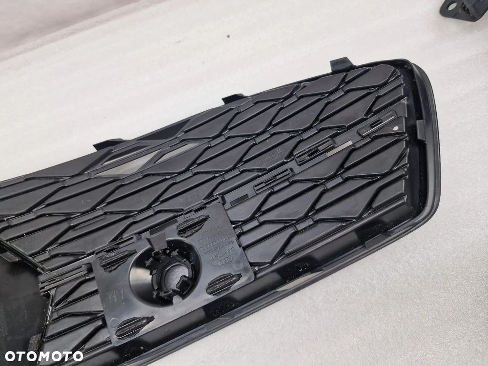 AUDI A6 C8 4K0 18- LEWA / PRAWA KRATKA BOCZNA ZDERZAKA PRZEDNIEGO PRZÓD NA PDC , NR 4K0807681D / 4K0807647D / 4K0807682D / 4K0807648D , NR AUKCJI E/8 - 9