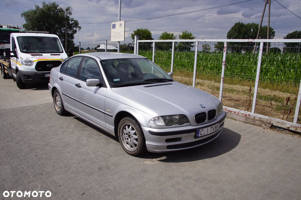 Auto na części - BMW E46 318i 1.9 8V 118 KM M43B19O1 7505600 354 2000R Silnik Skrzynia Drzwi Lusterko Lampa Maska Klapa Szyba Deska Kokpit Sterownik Moduł Fotel - 1
