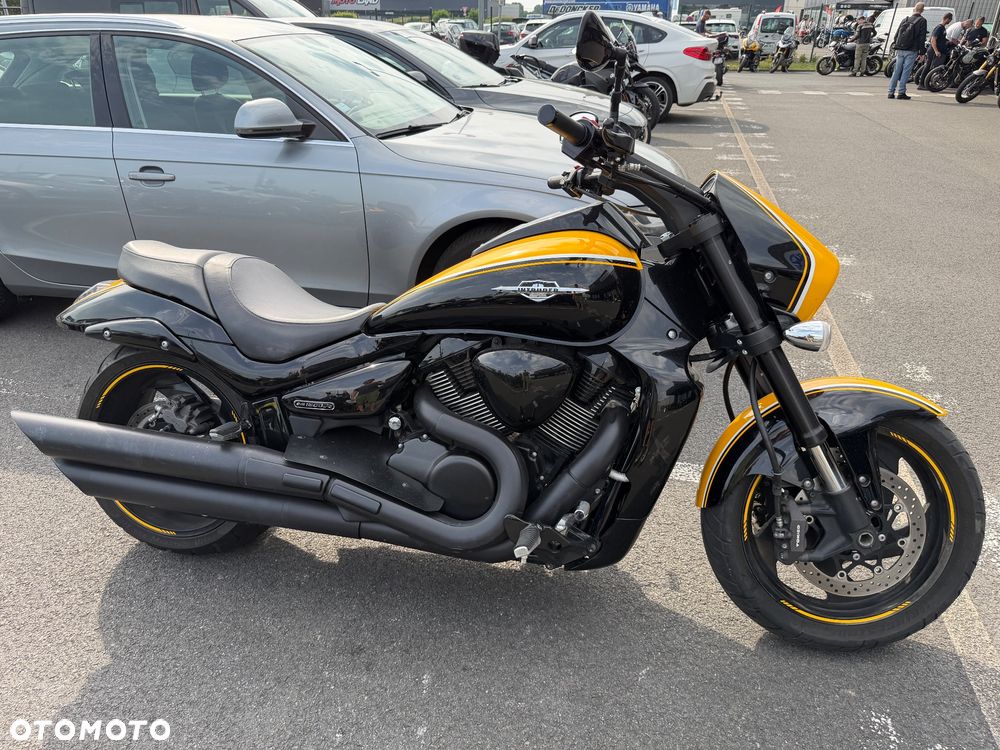 Suzuki Intruder - 1
