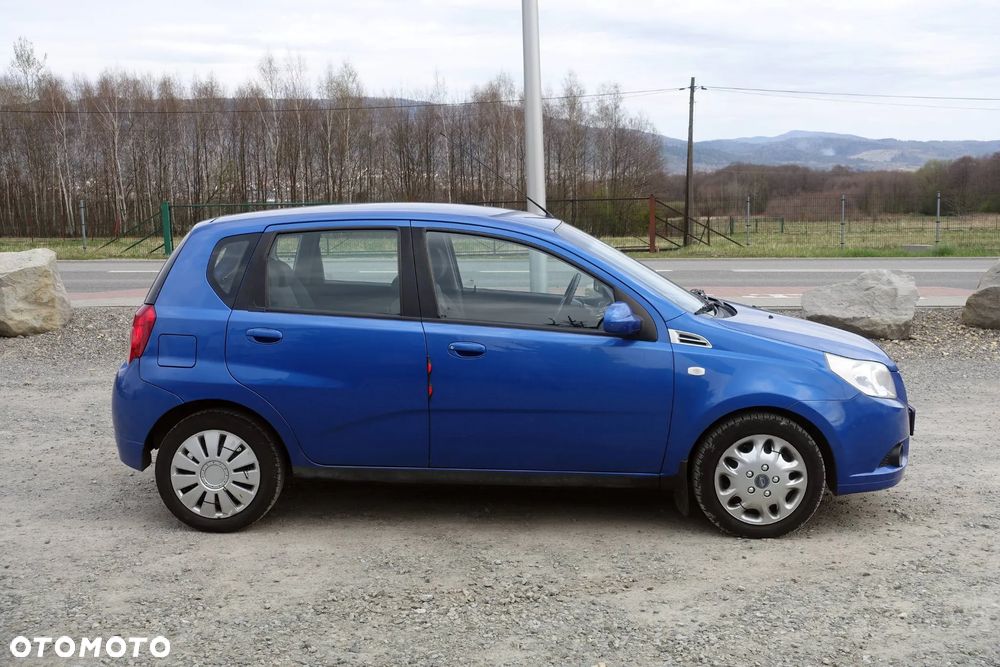 Chevrolet Aveo 1.2 - 8