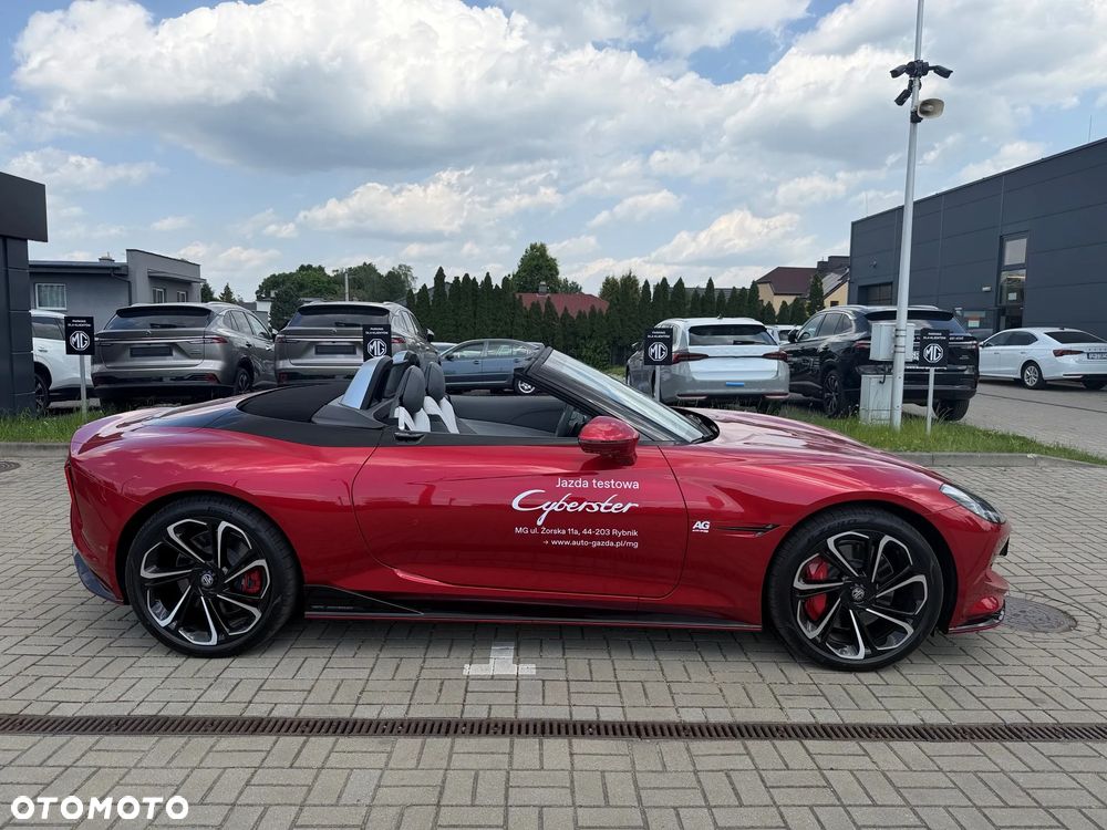 MG Cyberster 77kWh AWD Czarny Dach - 5