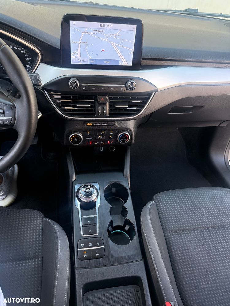 Ford Focus 1.5 EcoBlue Start-Stopp-System Aut. TITANIUM - 24