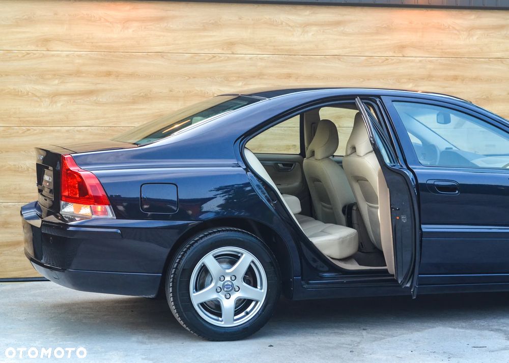 Volvo S60 2.4D Momentum - 12