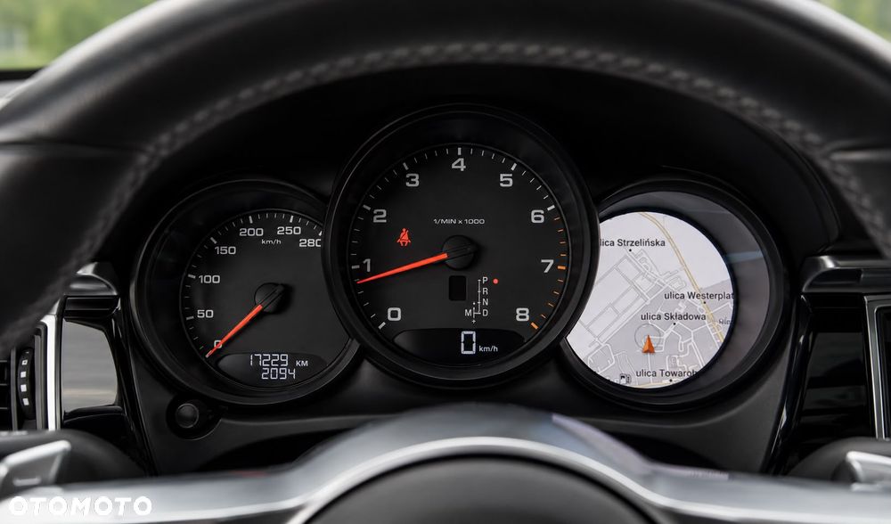 Porsche Macan Standard - 24