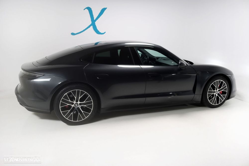 Porsche Taycan 4S - 7