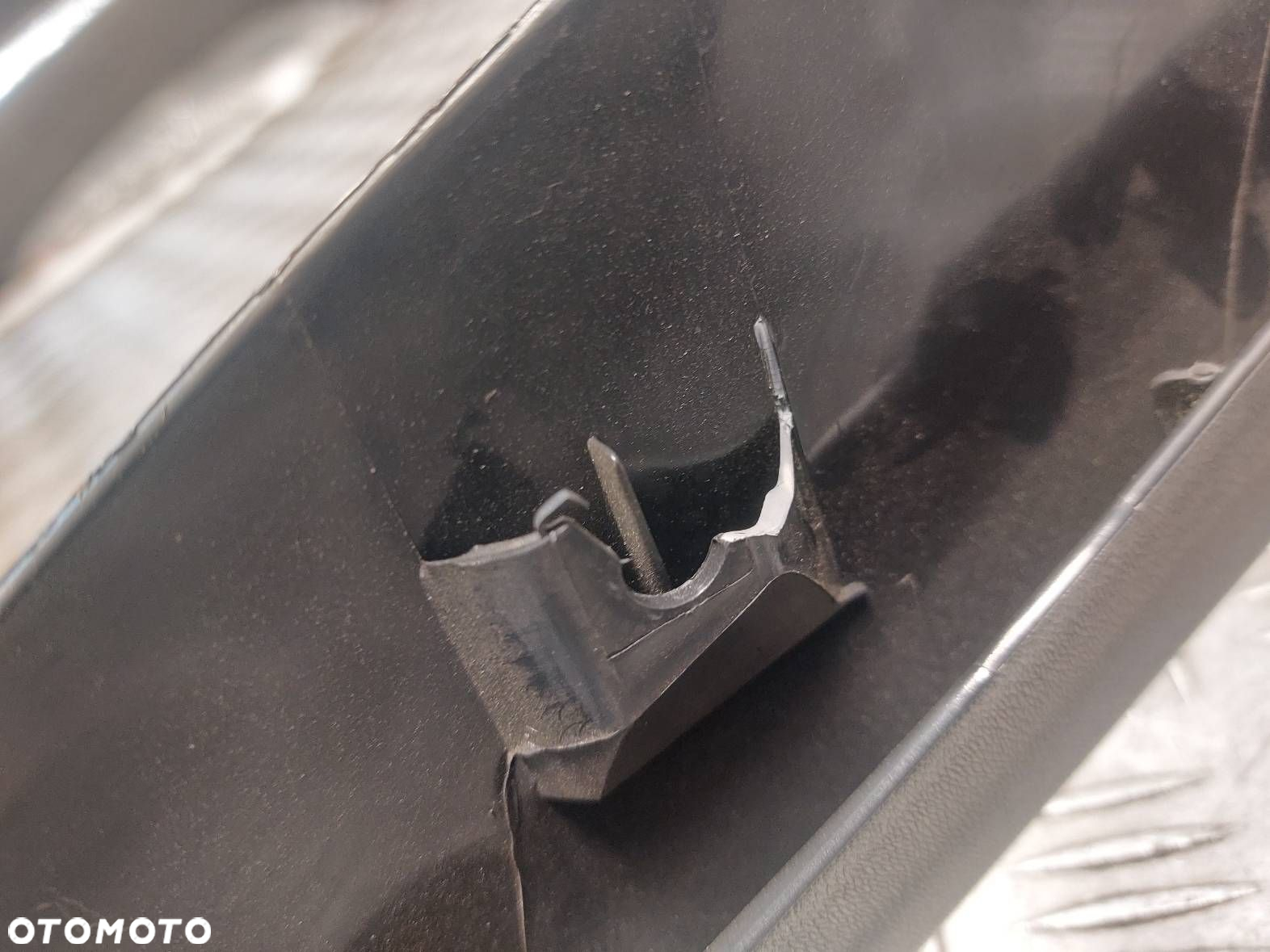 OSŁONA LISTWA KLAPY BAGAŻNIKA VOLVO XC60 I 30740437 - 8