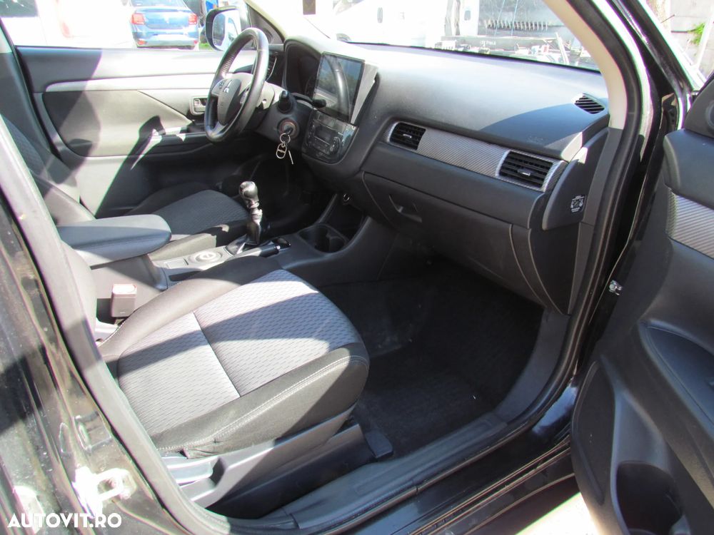 Mitsubishi Outlander 2.2 DI-D 4WD Plus - 7