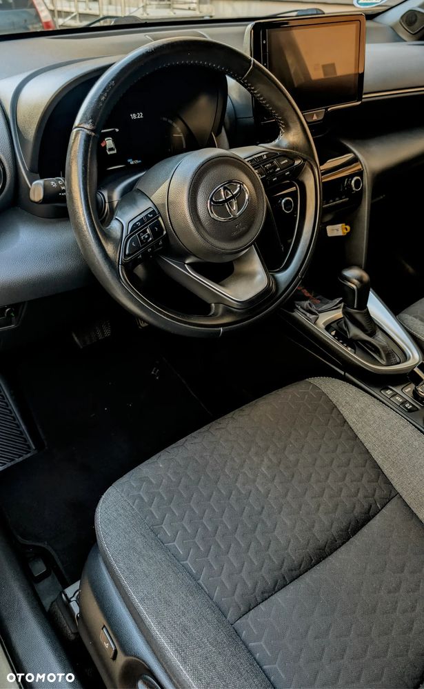 Toyota Yaris Cross Hybrid 1.5 Comfort 4x4 - 7