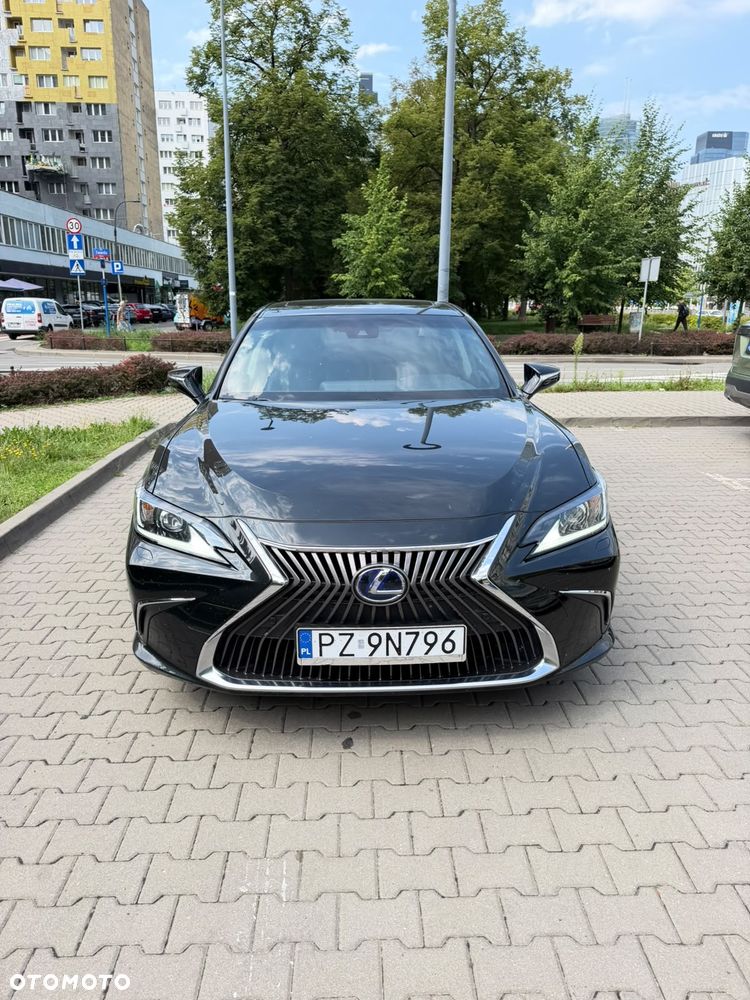 Lexus ES 300h Business Edition - 1