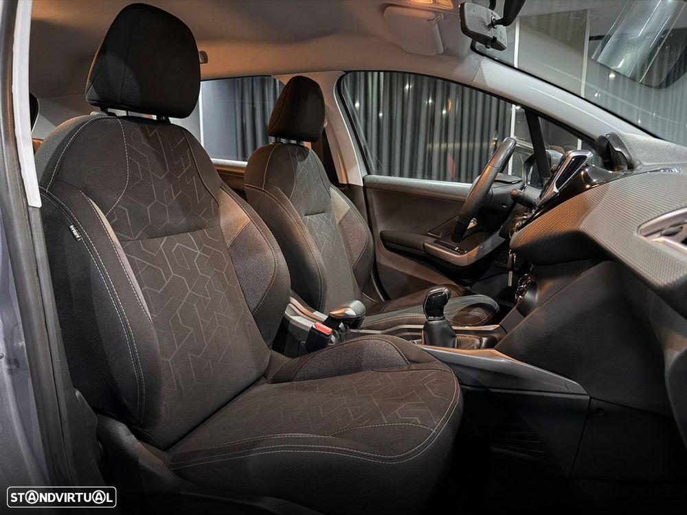 Peugeot 2008 1.2 PureTech Active - 27