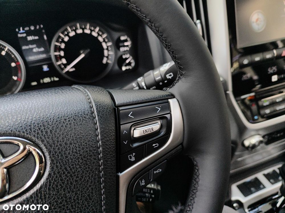 Toyota Land Cruiser - 21