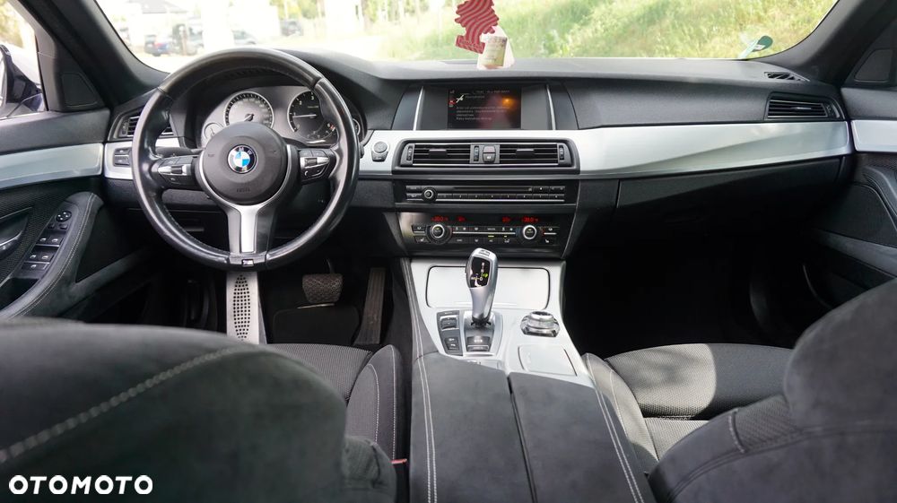 BMW Seria 5 525d xDrive Touring - 19