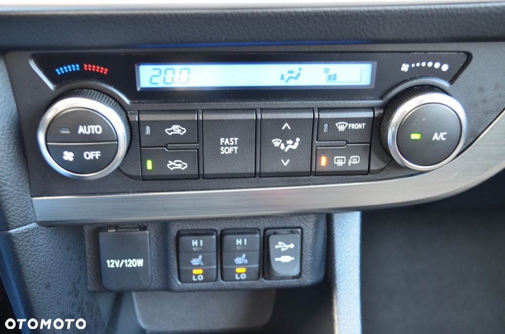 Toyota Auris 1.6 Premium + - 29