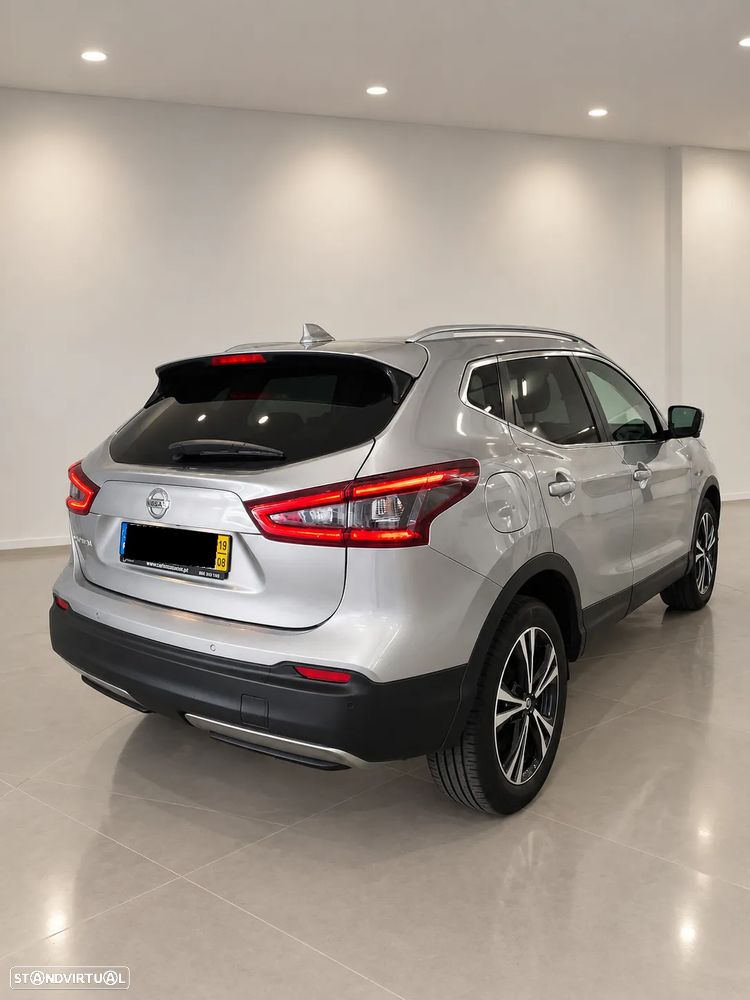 Nissan Qashqai 1.5 dCi N-Connecta J18+Led - 2