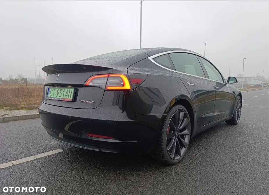 Tesla Model 3 Langstreckenbatterie Allradantrieb Dual Motor - 11