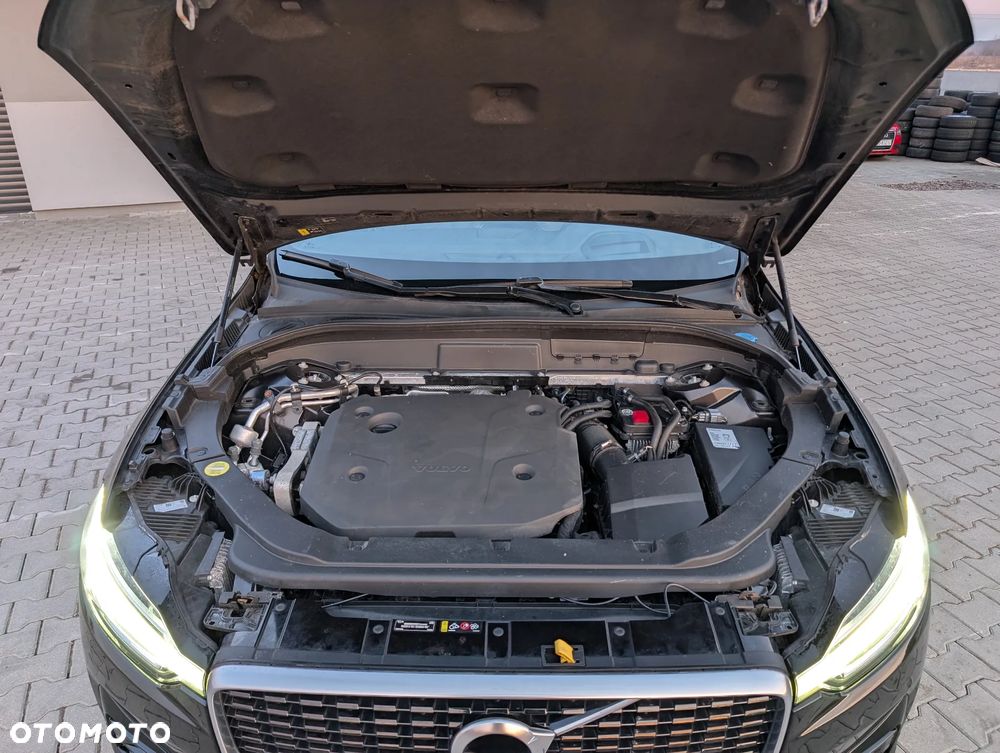 Volvo XC 60 D5 AWD R-Design - 16