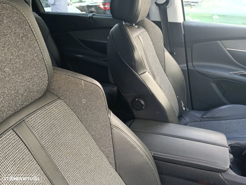 Peugeot 5008 1.5 BlueHDi GT Line J19 — fotografia 14