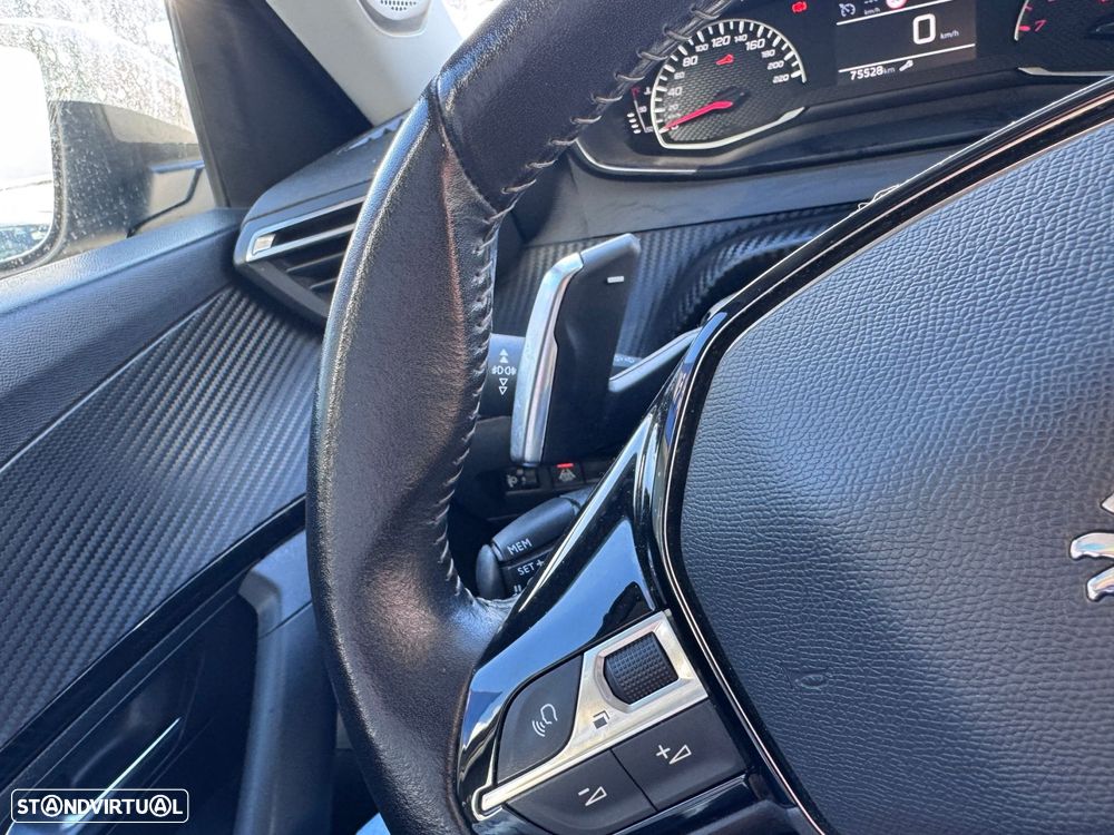 Peugeot 2008 1.2 PureTech Active EAT8 - 13