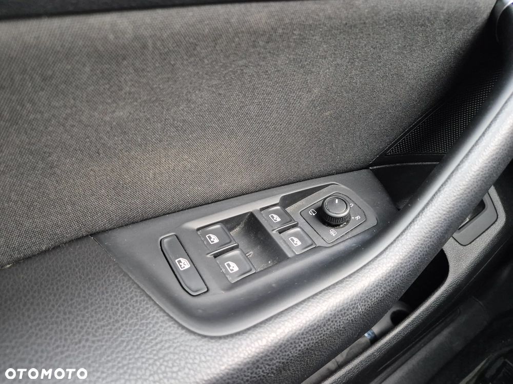 Volkswagen Passat 2.0 TSI Business DSG - 24