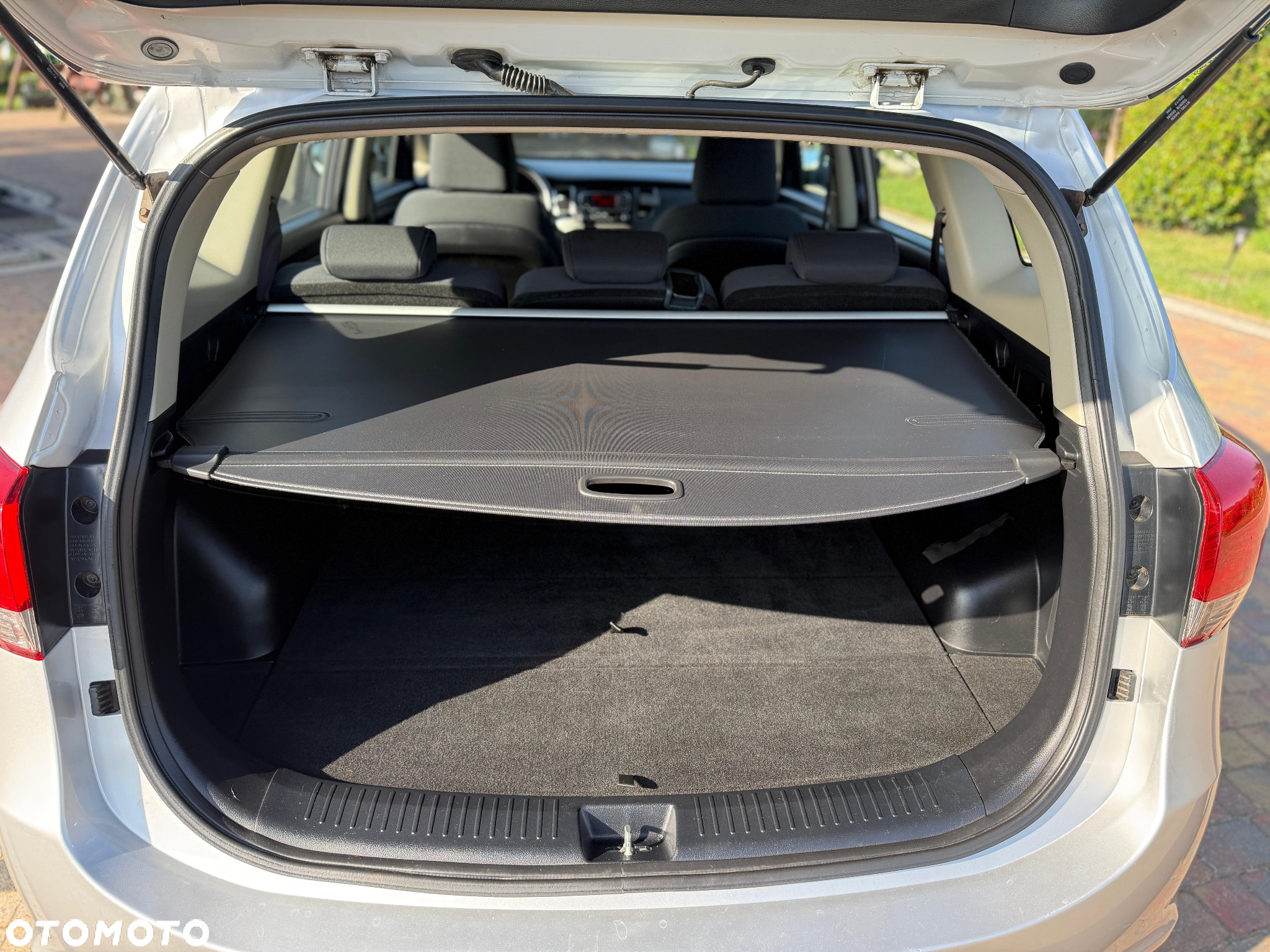 Kia Carens - 20